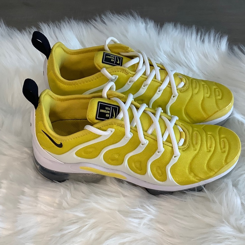 Nike Air VaporMax Plus - Size 7.5 Wmn